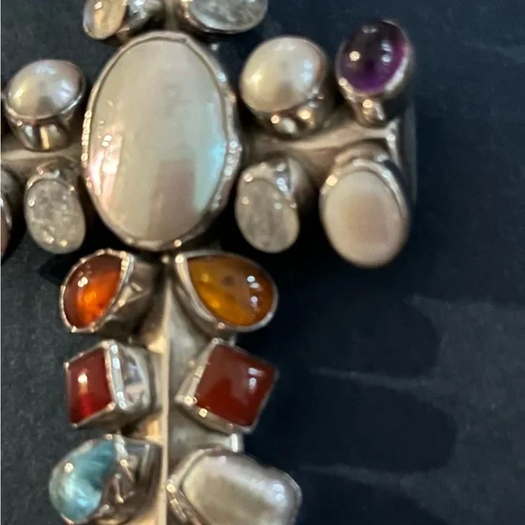 Gorgeous Silver Gemstone Cross Pendant - Picture 4 of 7